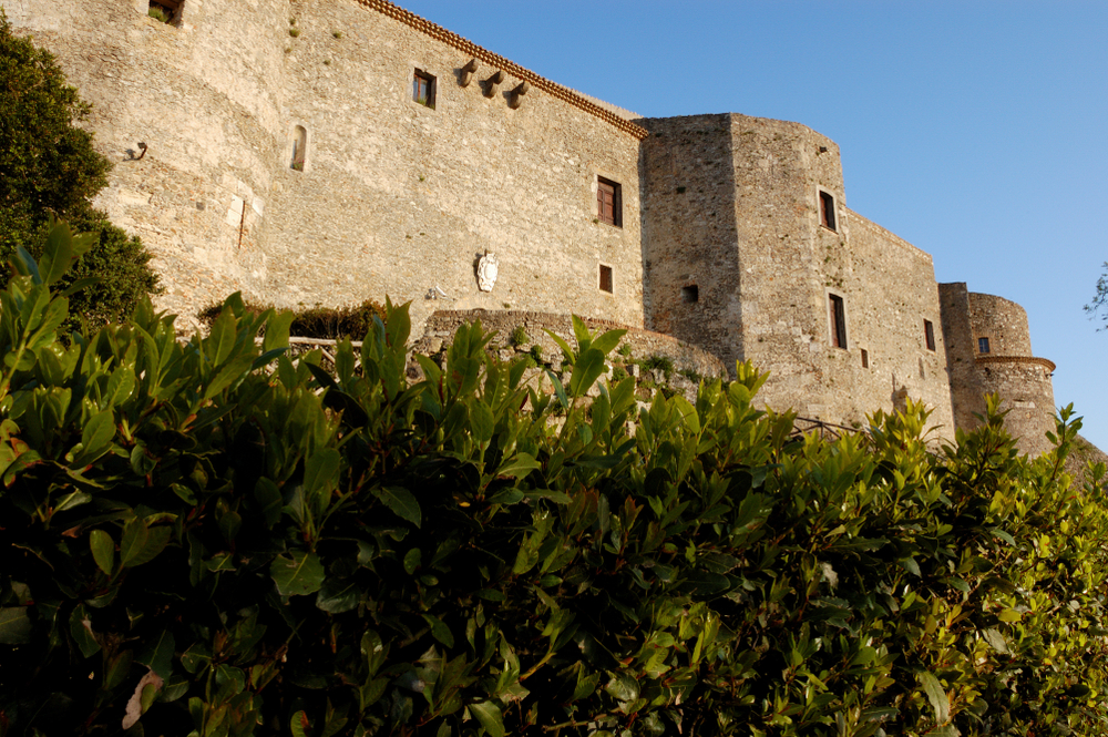 Le mura del Castello